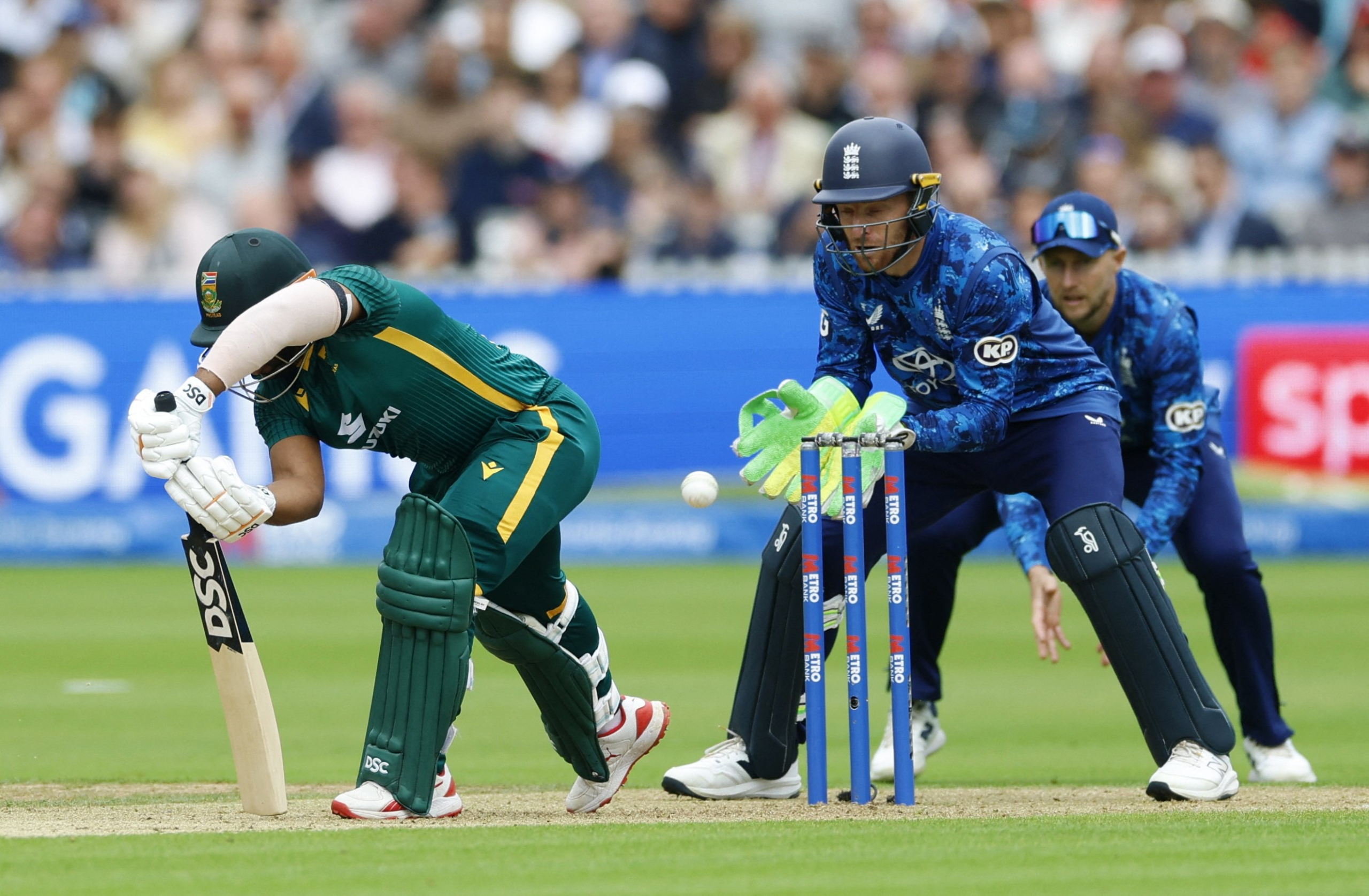 South Africa wins by 4 wickets against England in 2nd ODI 2025